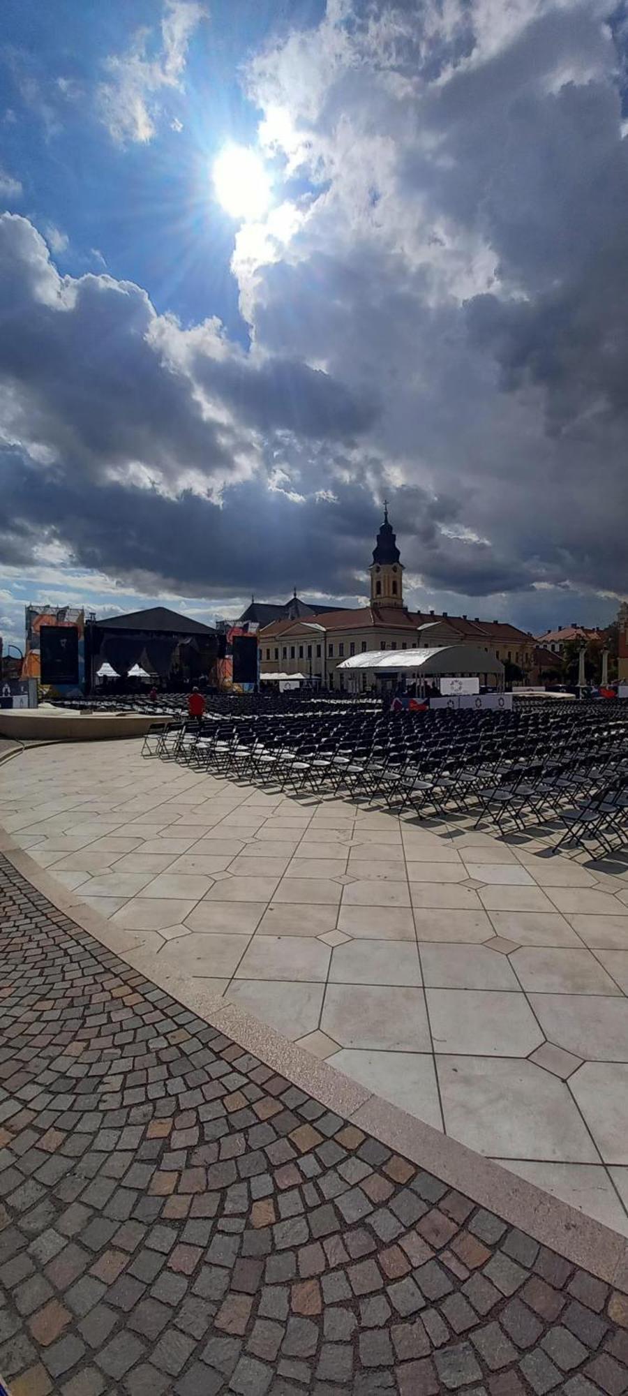 Luna Oradea Exteriér fotografie